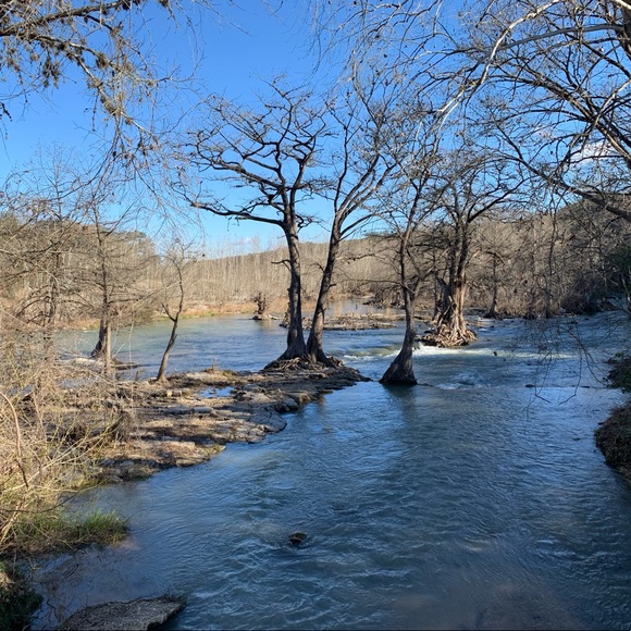 Meet Robert. Artist. Writer. Nurse. Graphics Designer. Love Philosophy & Travel. - Picture 9 of 16